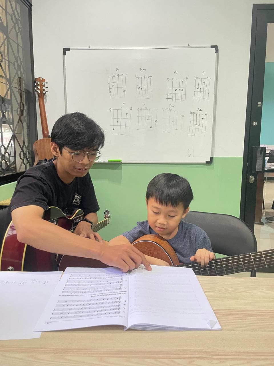 Kegiatan belajar onsite di Pivoine