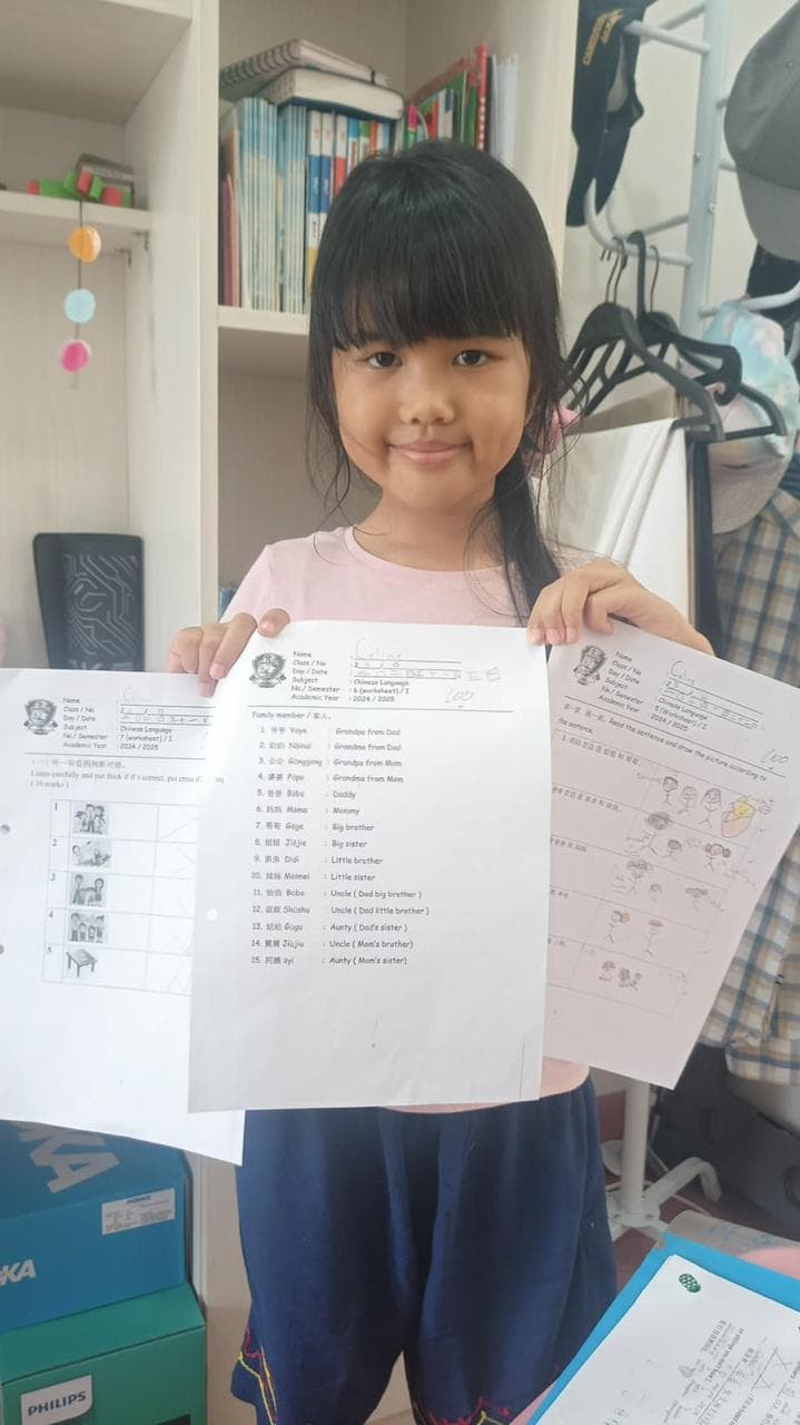 Siswa belajar bersama tutor Pivoine