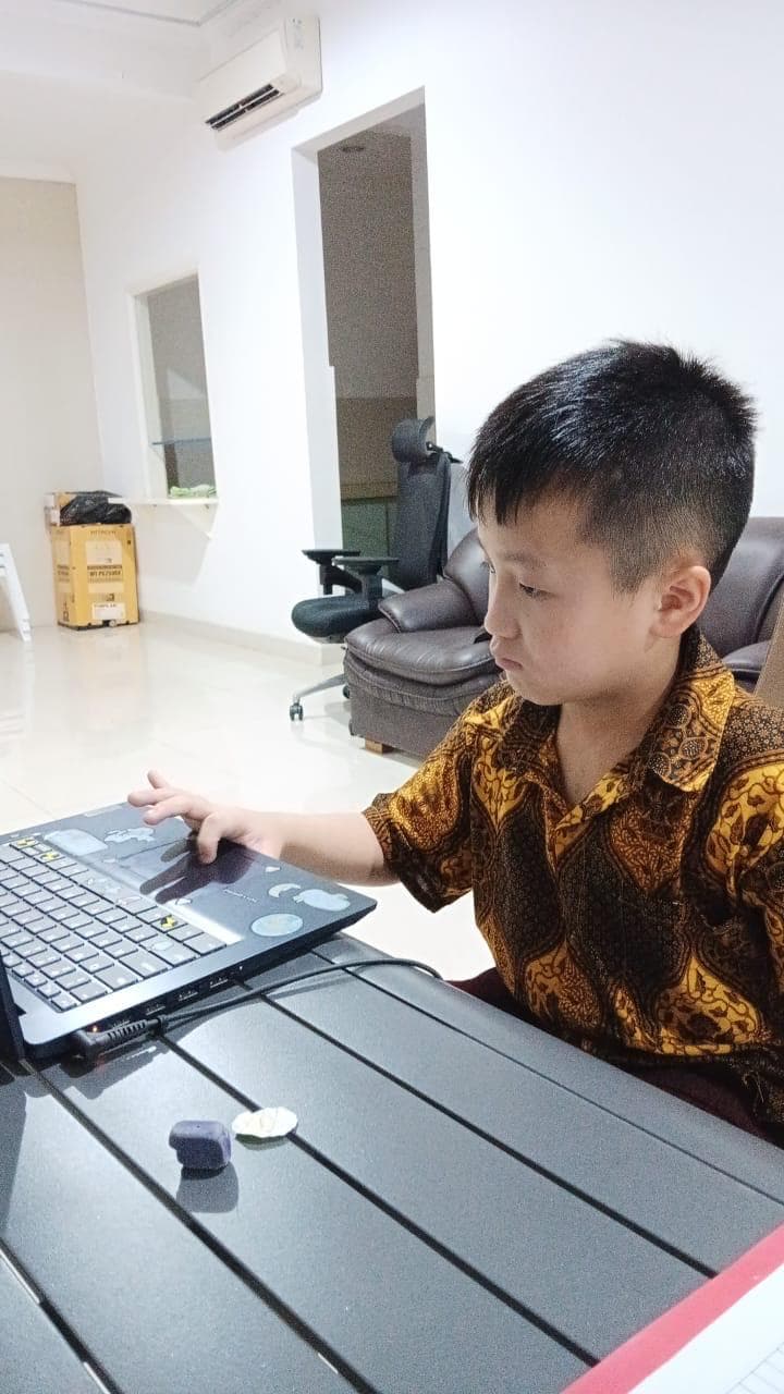 Kegiatan belajar private di rumah